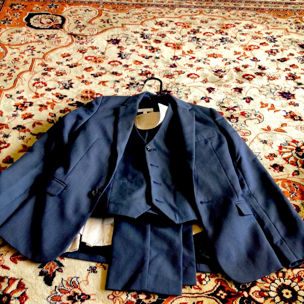 Boys 4 piece suit size 10